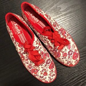 KEDS Red floral-print shoes.